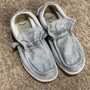 Mens size 11 grey hey dudes